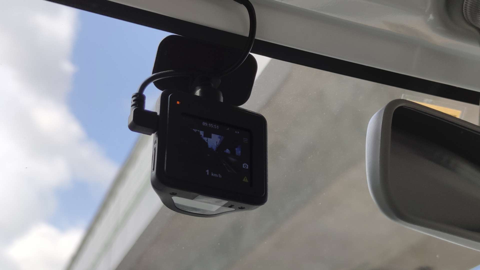 ドライブレコーダー取付