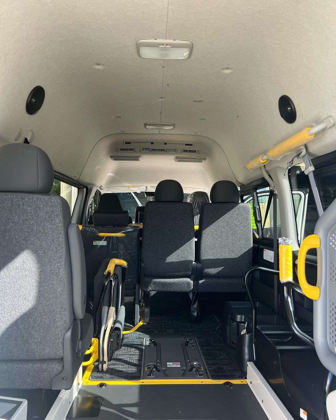 リアスピーカー取付